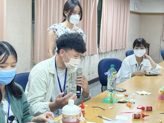 家扶成長團體 曉柔老師