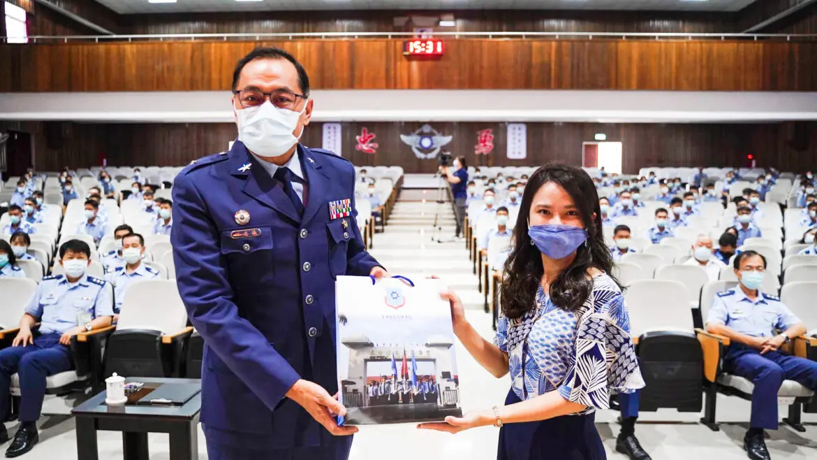 國軍壓力調適講座 吳曉柔老師
